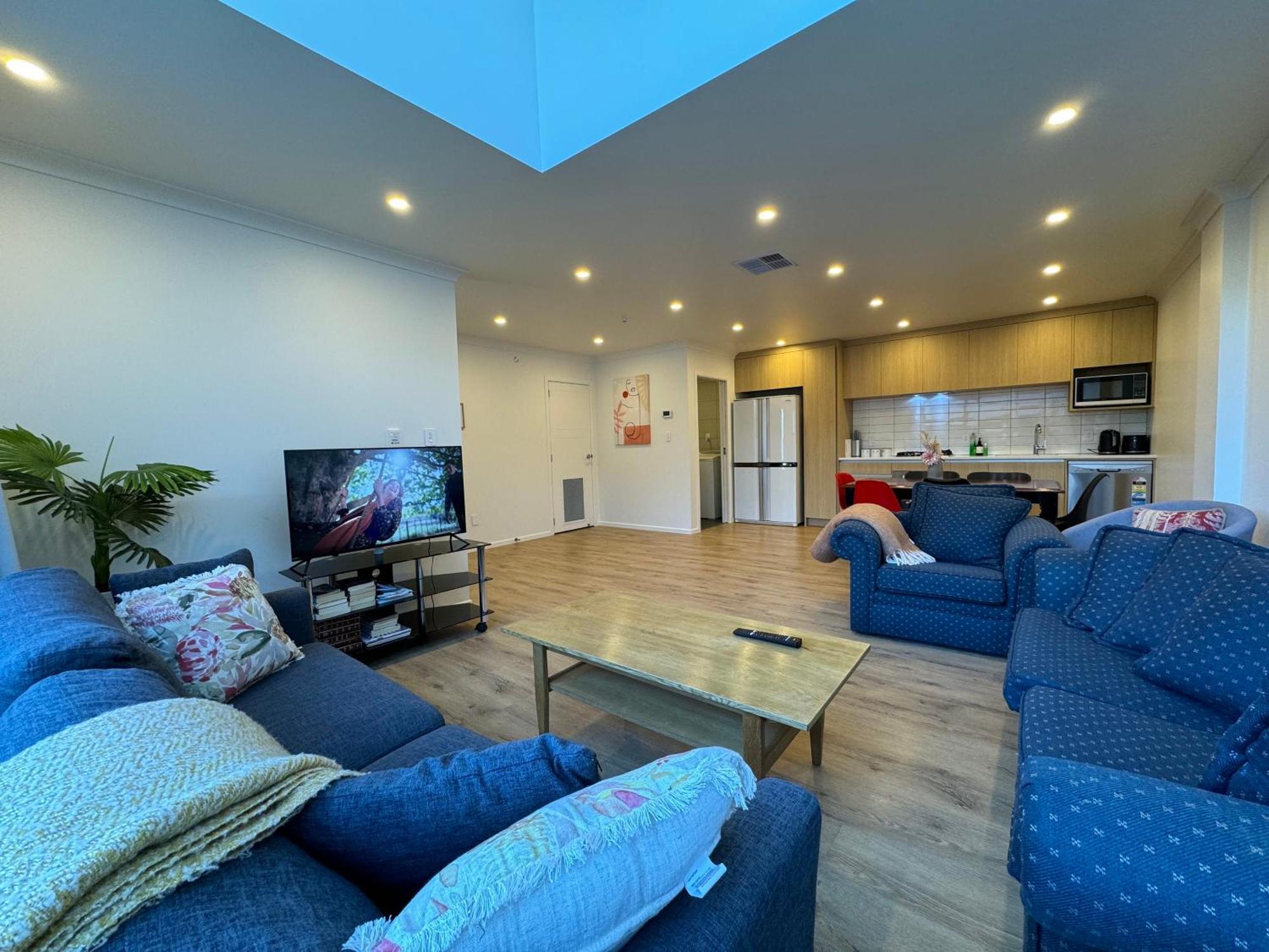 No Party Allowed, Entire Brand New 3 Bedroom Townhouse, Free Unlimited Fibre Wifi And Free Parking Wellington Exterior photo