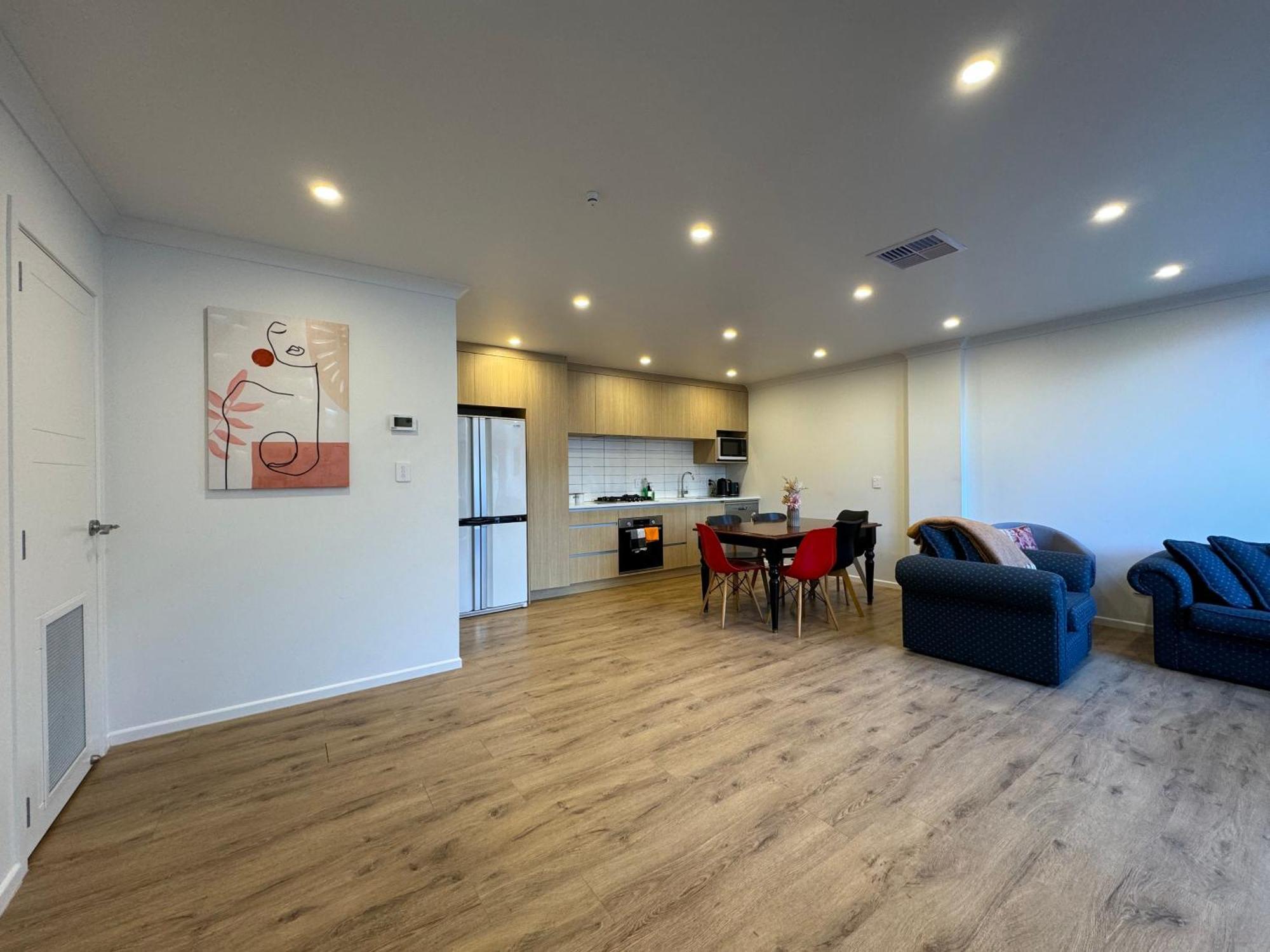 No Party Allowed, Entire Brand New 3 Bedroom Townhouse, Free Unlimited Fibre Wifi And Free Parking Wellington Exterior photo