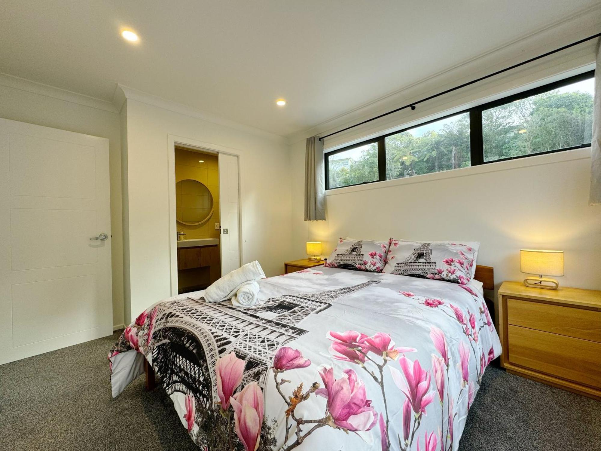No Party Allowed, Entire Brand New 3 Bedroom Townhouse, Free Unlimited Fibre Wifi And Free Parking Wellington Exterior photo