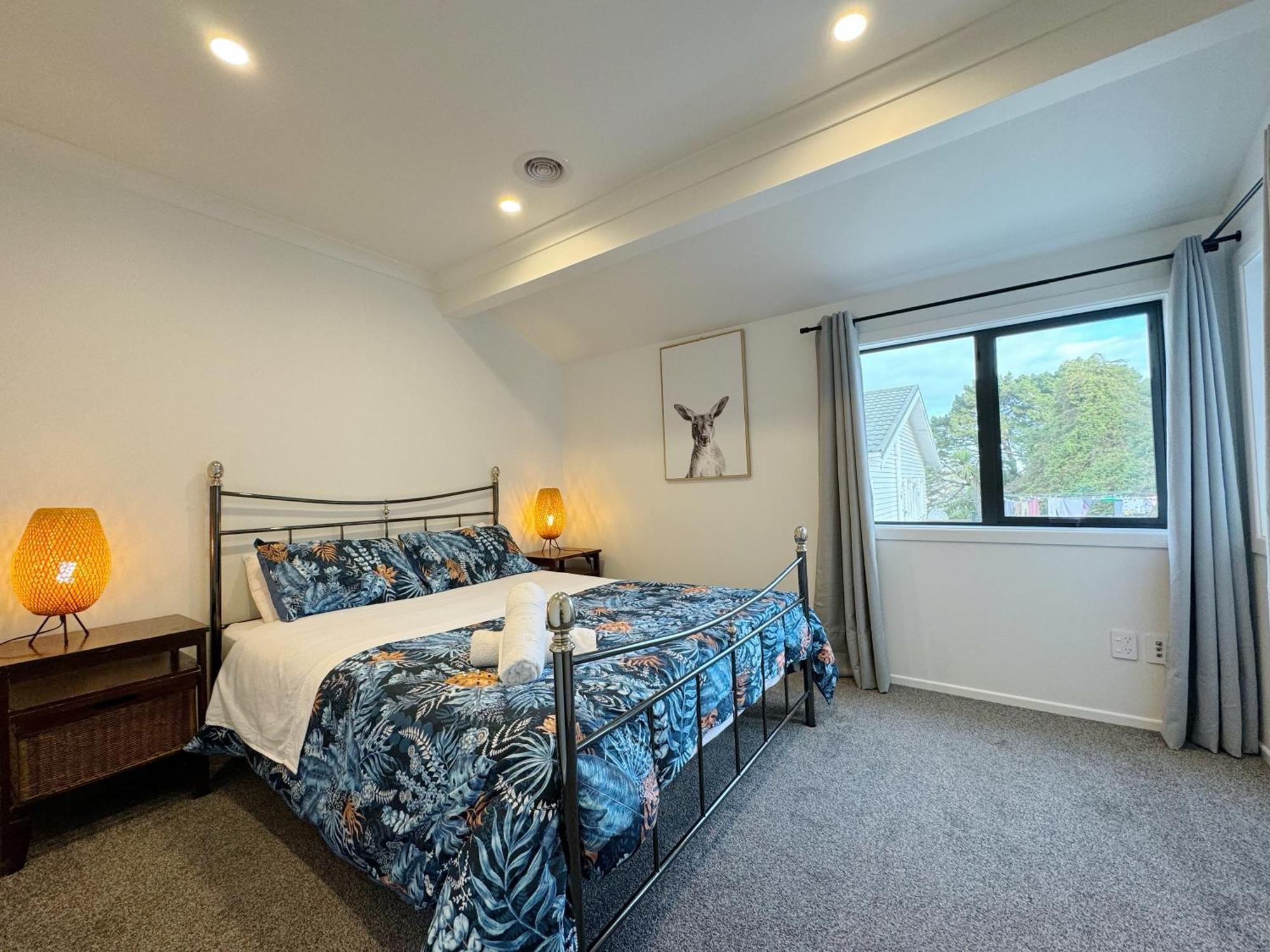 No Party Allowed, Entire Brand New 3 Bedroom Townhouse, Free Unlimited Fibre Wifi And Free Parking Wellington Exterior photo