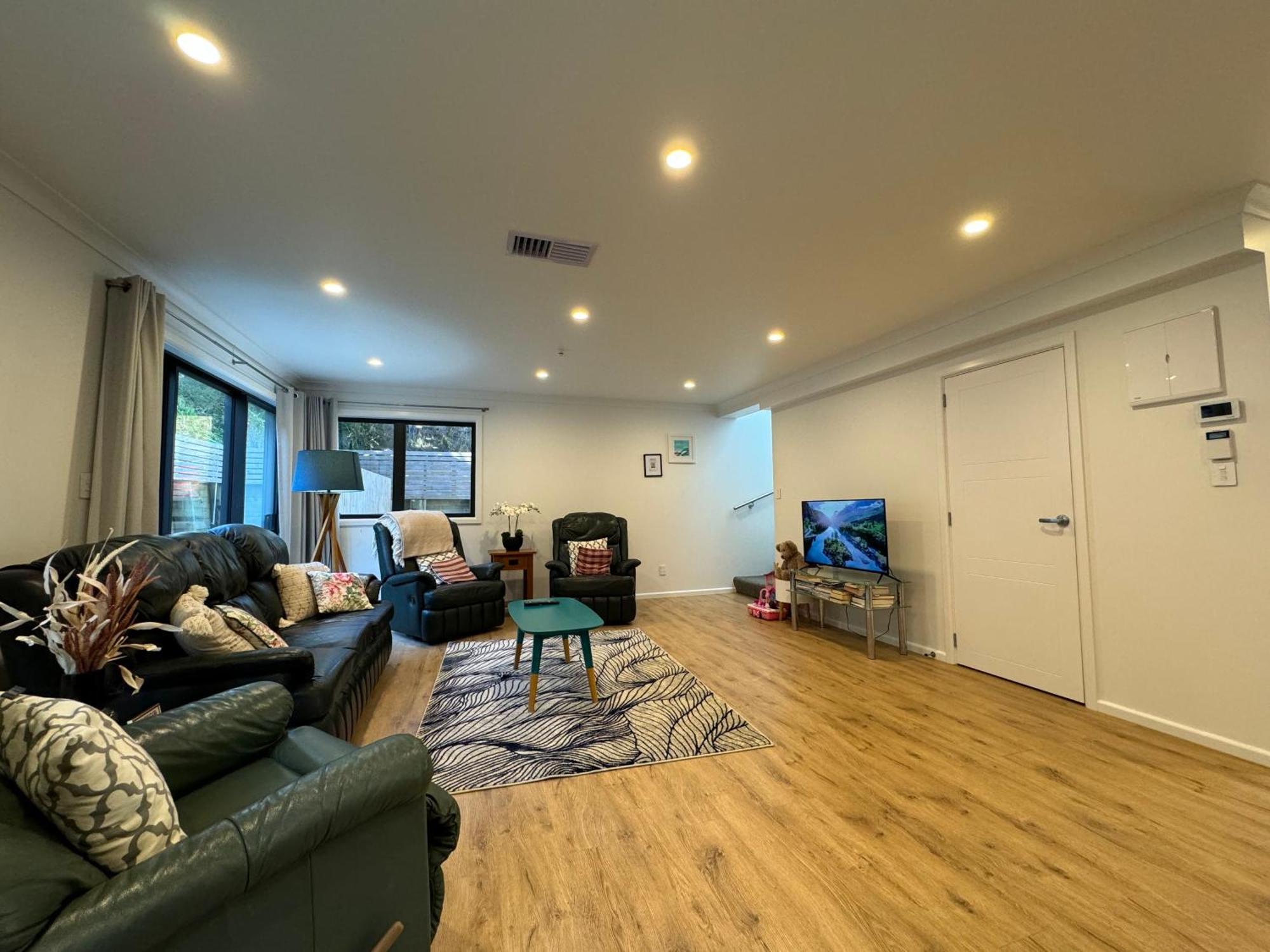 No Party Allowed, Entire Brand New 3 Bedroom Townhouse, Free Unlimited Fibre Wifi And Free Parking Wellington Exterior photo