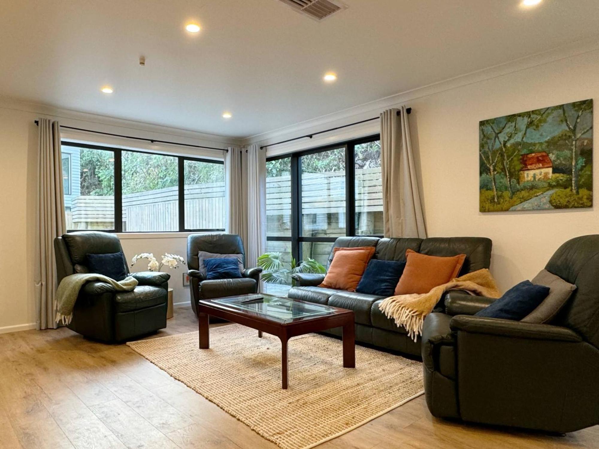 No Party Allowed, Entire Brand New 3 Bedroom Townhouse, Free Unlimited Fibre Wifi And Free Parking Wellington Exterior photo