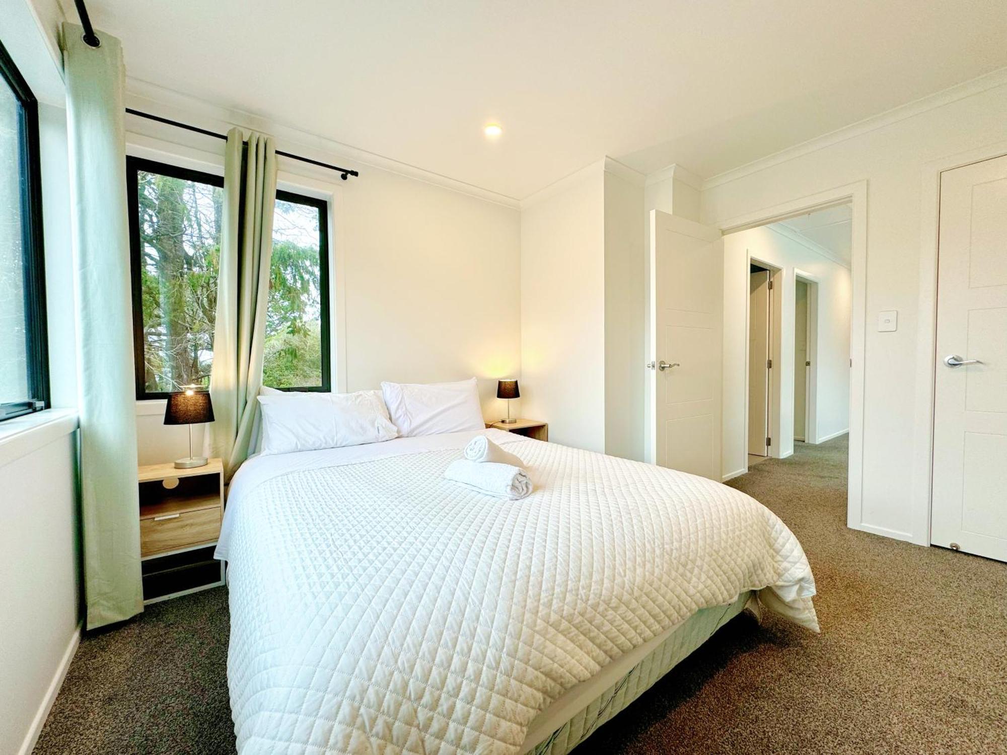 No Party Allowed, Entire Brand New 3 Bedroom Townhouse, Free Unlimited Fibre Wifi And Free Parking Wellington Exterior photo